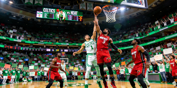NBA东部决赛凯尔特人对阵热火的比赛现场画面